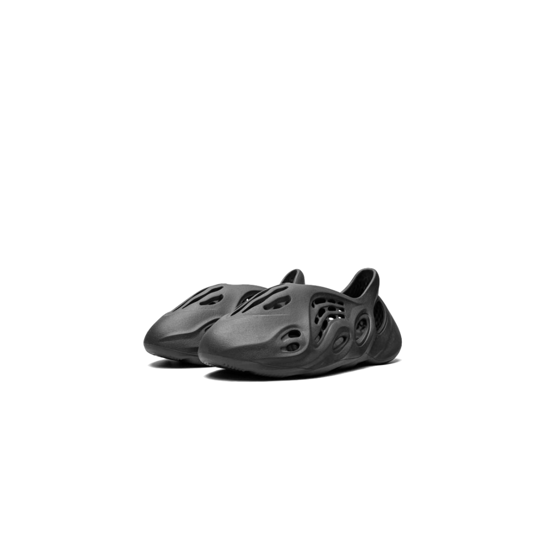 yeezy foam rnr onyx taille 38/39