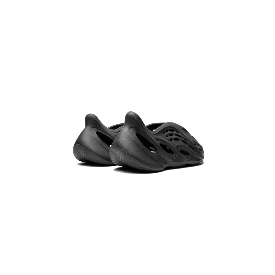 yeezy foam rnr onyx taille 38/39